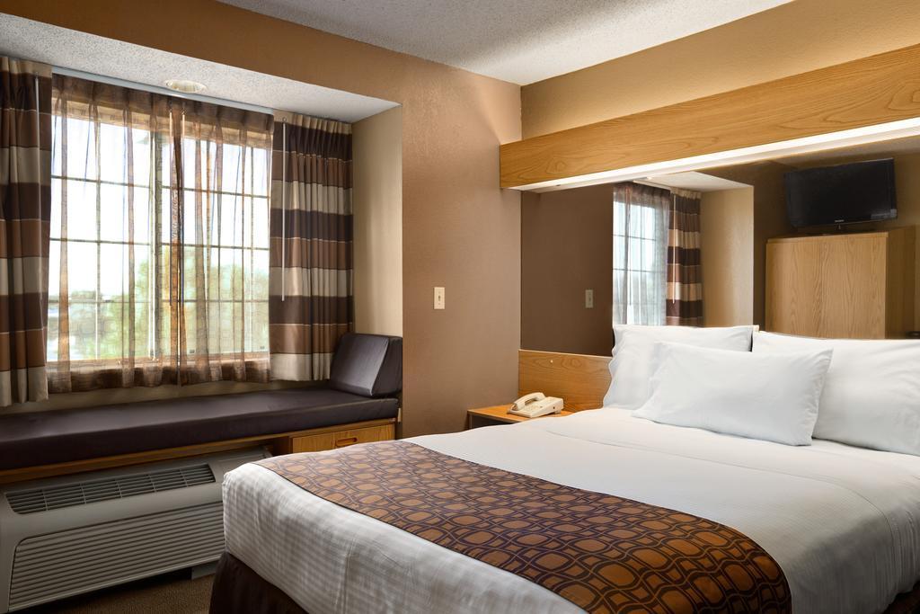 Best Western El Paso Airport Entrada Hotel Exterior photo